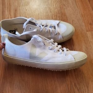 Veja White Low Top Womand Canvas Sneakers, Size 10